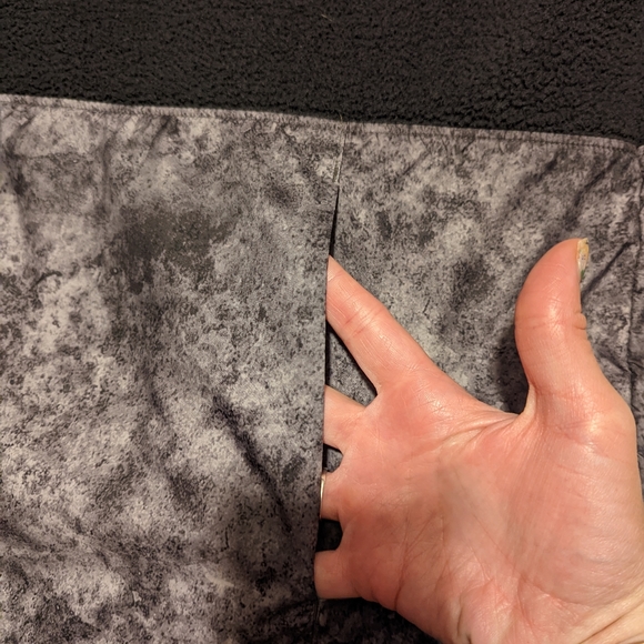 Final call 4/22- North Face fleece sweatshirt - Picture 3 of 9